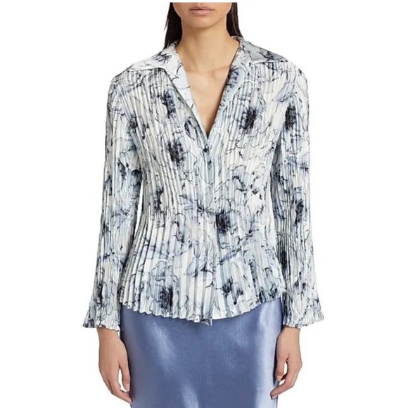 Vince Blouse Washed Lily Pleated Button Down in Pale Azure Blue - Picture 3 of 12